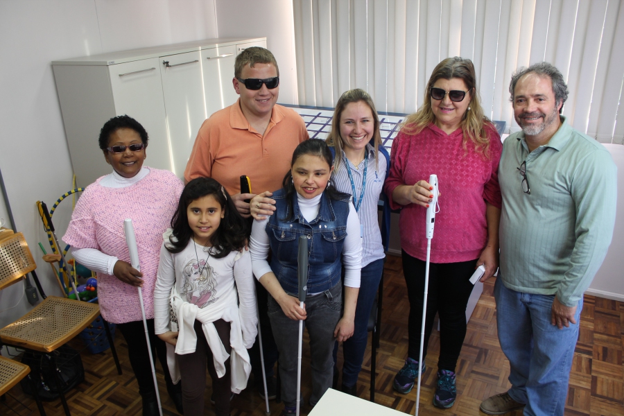 Bengala eletrônica para cegos é testada em Caxias do Sul